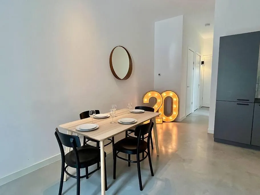 Επικοινωνία με το Trendy 2 Bedroom Serviced Apartment