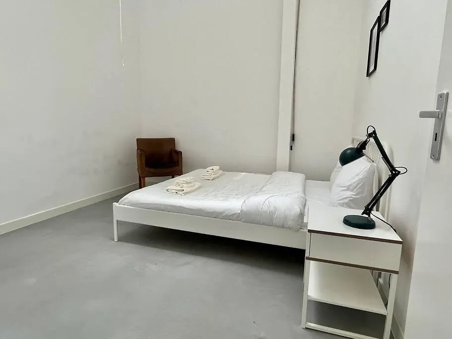 Trendy 2 Bedroom Serviced Apartment Rotterdam 0*,